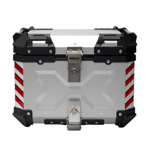 Boîte à bagages arrière et top-case pour moto Braden en alliage d'aluminium argenté, capacité 45L, neuf, garantie 1 an - Product Image 5