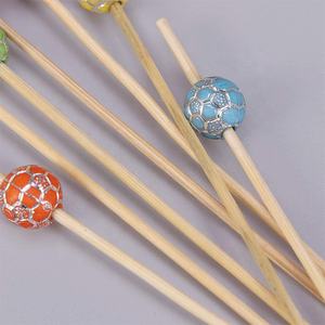 Fournitures d'hôtel brochettes décoratives pics à cocktail de football colorés cure-dents en bambou - Product Image 5
