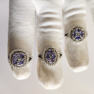 Véritable Tanzanite Bague en argent sterling 925 Bijoux fins solides avec une topaze en pierre précieuse de forme ovale décente Offre de vente - Product Image 4
