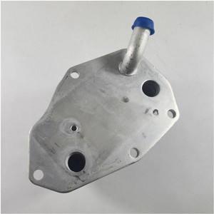 เครื่องทำความเย็นน้ำมันสำหรับรถแลนด์โรเวอร์รถจี๊ป LR001426 LR041422 8G9N6A642AA ระบายความร้อนด้วยน้ำขนาดแกน10x8x6 - Product Image 5