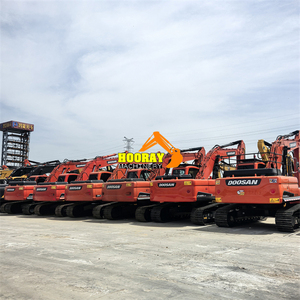 Excavatrice Doosan DX300LC-9C d'occasion, modèle 2018, poids opérationnel de 30 tonnes, godet de 1,5 m, puissance de 151 kW, 0-2000 heures de fonctionnement - Product Image 4
