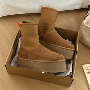 Bottes de neige de haute qualité pour femmes, style rétro, semelle épaisse, hauteur haute, fourrure de mouton véritable, bottes de neige épaisses et chaudes, rehaussantes. - Product Image 3
