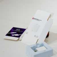 Boîte de présentation légère et pliable en carton blanc pour chargeurs, avec languette de suspension intégrée, pour supermarchés et produits numériques