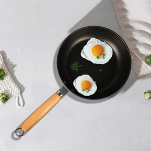 Thiết kế cổ điển thân thiện với môi thép <span class=keywords><strong>carbon</strong></span> cảm ứng đồ dùng nhà bếp bằng gỗ xử lý <span class=keywords><strong>Cookware</strong></span> Set Glass Bìa Nắp - Product Image 3