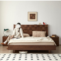 Lit double maître en bois massif de noyer noir et cerisier nord-américain de style moderne, meubles de chambre à coucher en forme de cube