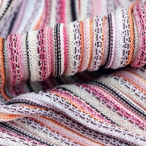 Robe d'été décontractée en tricot rayé pour femme, col rond sans manches côtelée mi-longue, vêtements pour femmes en gros - Product Image 4