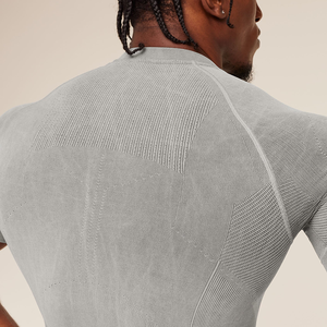 OEM-<span class=keywords><strong>Service</strong></span> Herren Nahtloses Atmungsaktives Top Schnell Trocknendes Sport-Hybrid-T-Shirt Kurze Raglan-Ärmel Rundhalsausschnitt Figurbetontes Basic Plain Gym T-Shirt - Product Image 5