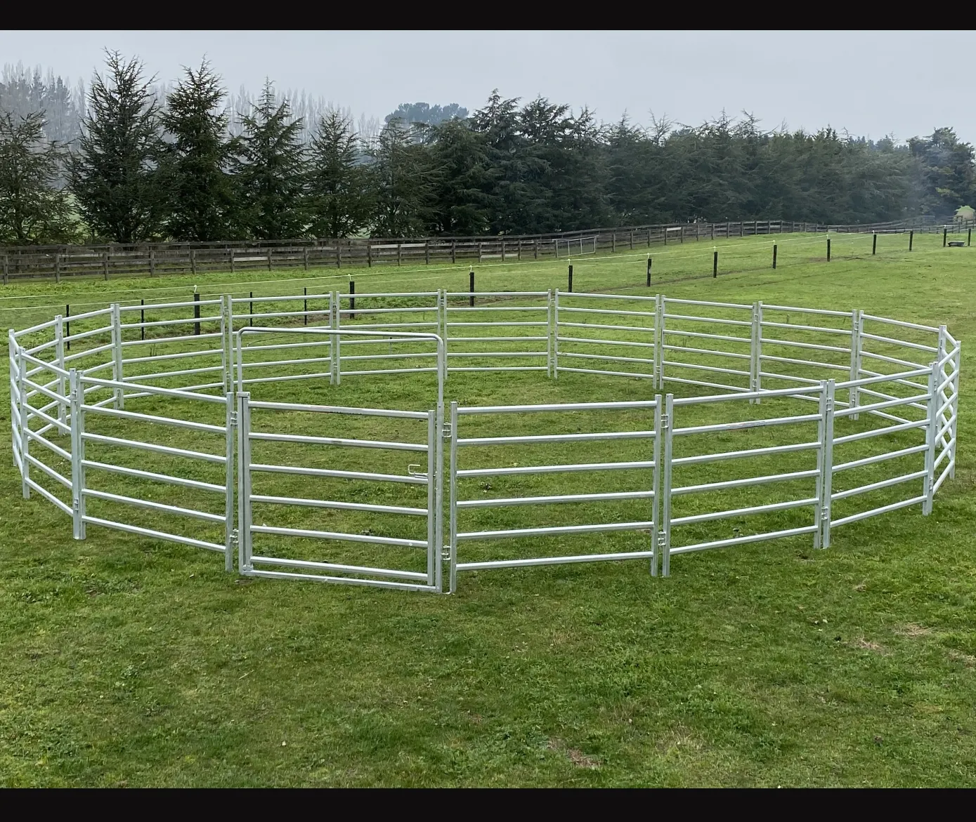 Satılık premium Corral panelleri hayvancılık at çiftlik çiti galvanizli boyut at istikrarlı yuvarlak kalem