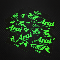 Feuilles d'autocollants découpés sur mesure, écologiques, imperméables, à effet lumineux nocturne, pour design graphique de marques de motos et surface de casque de course