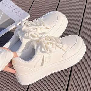 Chaussures de skate blanches pour femmes Style simple décontracté plat à la mode avec antidérapant pour printemps automne baskets de skateboard simples - Product Image 4
