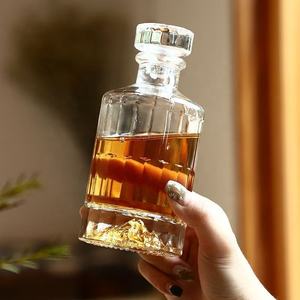 Nouvelle bouteille en verre à motif vertical haute transparence de 500 ml <span class=keywords><strong>avec</strong></span> <span class=keywords><strong>bouchon</strong></span> en liège, idéale pour la vodka, la tequila, le whisky et le brandy - Product Image 5