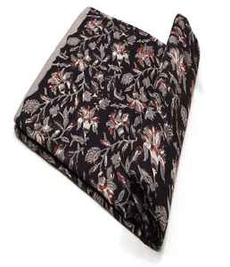 Tela de Algodón Hecha a Mano con Estampado Artístico para Kurti, Dupatta, Vestidos y Decoración del Hogar - Product Image 1