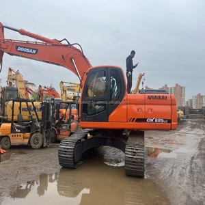 Excavadora de cadenas Doosan DX225LC de 22 toneladas, usada, original de Corea, modelo 2020, equipada con PLC y motor para construcción. - Product Image 1