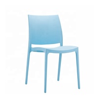 Vente en gros de meubles de restaurant au design moderne chaise en plastique empilable pour villa et cour utilisation en extérieur