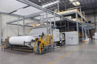 Ligne de production de non-tissés PP Spunbond entièrement automatique à grande vitesse, à moteur, pour les produits d'hygiène et médicaux