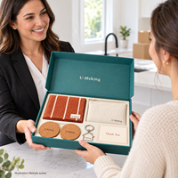 Coffret Cadeau Personnalisé Thanksgiving pour Nouveau Nicheur : Essuie-tout en Coton, Sous-verres en Liège, Porte-clés Métallique, Pochette en Toile – Idéal pour Agent Immobilier et Client