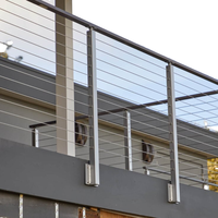 Poteau de balustrade d'escalier moderne de luxe en acrylique haute transparence et acier inoxydable Crewell CWSP302 Cristal Satiné & Miroir