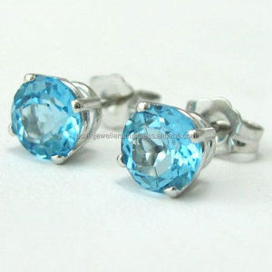 Pendientes de tuerca pequeños de Plata de Ley 925 hechos a mano con piedra preciosa de Topacio Azul chapada en rodio para fiesta o regalo - Product Image 1