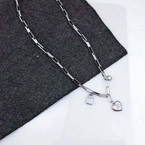 Collar de la marca española Ask for U Catalog, con colgante de amor y candado de cadena de eslabones, joyería de moda - Product Image 2