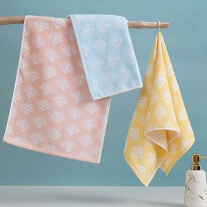 Serviette de bain pour adulte à séchage rapide, motif floral jacquard, 100% coton, douce, absorbante, non pelucheuse, adaptée à un usage domestique - Product Image 3
