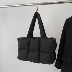 Bolso de gran capacidad, suave y cálido, bolso de hombro cuadrado para mujer, bolso de tela de nube, cierre de cremallera, moda de invierno - Product Image 6