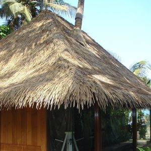 Café con temática de playa, cabina para exteriores, techo de paja de Palma artificial, <span class=keywords><strong>empresas</strong></span> de construcción, tejas lisas - Product Image 4