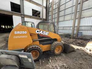 Minicargadora de orugas usada SR250 de 0.6 toneladas, máquina compacta hidráulica de alta calidad con cargador frontal - Product Image 3