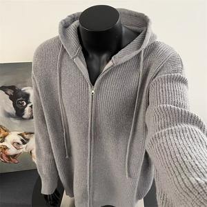 Gilet en tricot à capuche ample de style américain, simple, long, épais, à la mode, couleur unie - Product Image 3