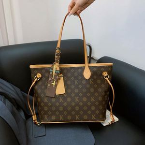 Sac fourre-tout vintage floral 2025 avec fermeture éclair, sac fourre-tout de luxe haut de gamme en cuir PU, grande capacité, bandoulière antivol.6011 - Product Image 3