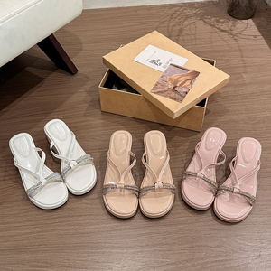 Scarpe da Donna Gentle Fairy Feng Shui con Tacco a Spillo e Punta Diamantata, Suola Spessa Rialzante, Stile Cool e Trendy - Product Image 1