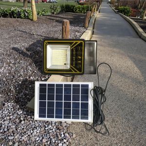 Projecteur solaire LED IP65 pour jardin et camping - Product Image 2