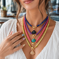 Collier Pendentif Zircon Coquillage Tendance avec Fermoir, Plaqué Or 18K, Chaîne Perles Pierres Naturelles Colorées, Ensemble de Bijoux pour Femme