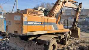 Pelle pelleteuse multifonction sur chenilles originale de la Corée Hyundai 200-3 Hyundai à haut rendement en bon état en vente - Product Image 2