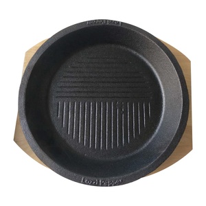 <span class=keywords><strong>Plaque</strong></span> ronde en <span class=keywords><strong>fonte</strong></span> pré-assaisonnée Sizzler avec base en bois - Product Image 2