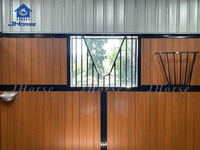 Système d'écurie pour chevaux européens JHorse, panneaux de box galvanisés, remplissage en bois de bambou, portes coulissantes pour projet d'installation équestre