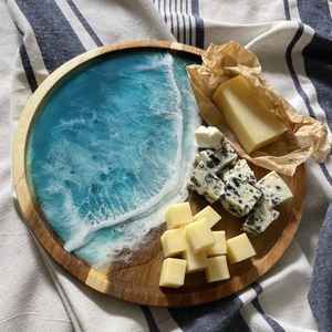 Bandejas de Madera y Resina de Primera Calidad que Ofrecen una Combinación de Durabilidad y Atractivo Decorativo para la Celebración de Eventos en el Hogar - Product Image 3