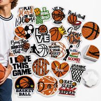 Patchs brodés thermocollants et à coudre sur le thème du basketball, pour les fans de sport, les joueurs et les amateurs de jeu, avec motifs de ballon, de terrain, de dribble et de tir.