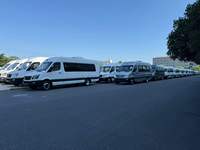 Autocar de Tourisme pour Petites Groupes, Cabine Urbaine avec Télévision Pliante pour Programmes de Visites Guidées et Agences de Voyage