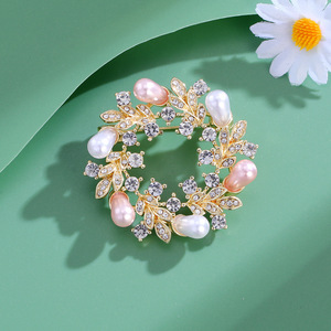 เข็มกลัดรูปดอกไม้เคลือบทองอัลลอยด์แบบหยดน้ำสุดหรู ดีไซน์สั่งทำได้ ของขวัญงานแต่งงาน งานหมั้น งานเลี้ยง ประดับคริสตัล - Product Image 2