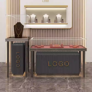 Vitrine de présentation de bijoux moderne de luxe en acier inoxydable et bois avec éclairage LED, dotée de verre trempé et de panneaux en contreplaqué - Product Image 5