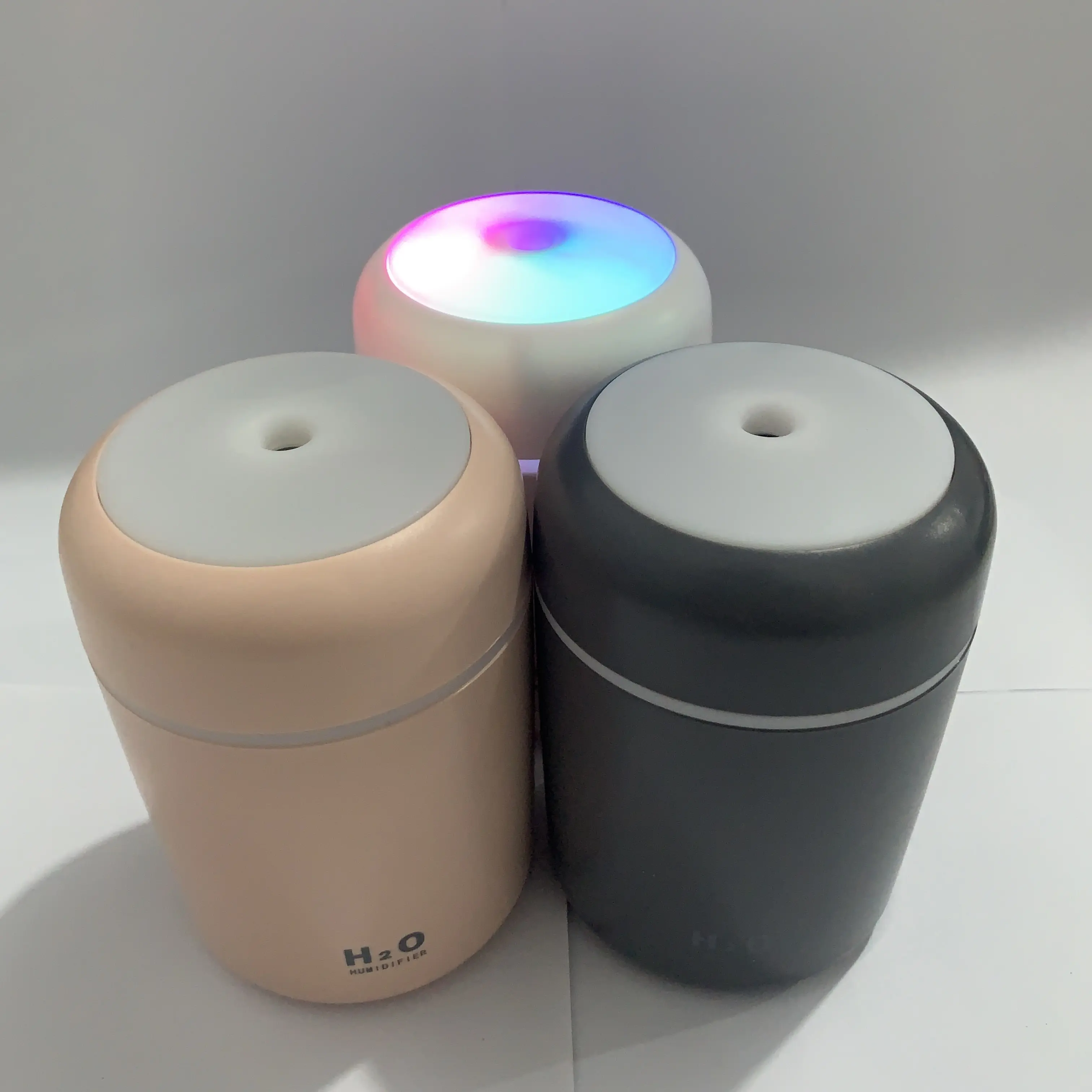 नई डिजाइन न्यूनतम आर्द्रीकरण के लिए 300ml मिनी हवा यूएसबी रंगीन Humidifier घर