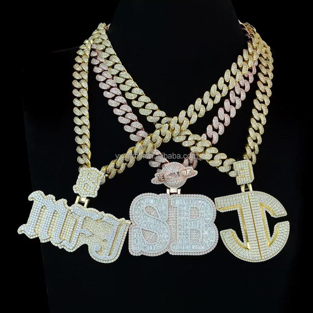 จี้ตัวอักษร