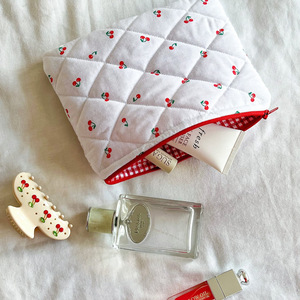 Cross-border large capacity cosmetic <b>bag</b>, fresh and portable travel cosmetic and skincare product storage <b>bag</b>, quilted flat - Product Image 4