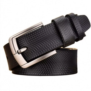 男性用グリッドエンボス加工本物のレザーベルト金属合金ピンバックルレザーウエストベルト - Product Image 1