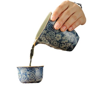 Set <span class=keywords><strong>da</strong></span> Tè Kung Fu Moderno Minimalista di Lusso con Fiori Blu, Teiera in Ceramica per Ufficio, Tazza <span class=keywords><strong>da</strong></span> Tè, Confezione Regalo di Alta Gamma - Product Image 6