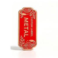 Plaque métallique personnalisée en relief, étiquette en alliage de zinc émaillé pour la décoration des emballages de boîtes cadeaux, logo personnalisé OEM, forme sur mesure