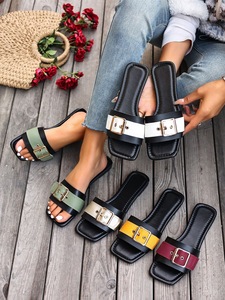 Nouvelles sandales d'été pour femmes, style coréen, à bout carré et ouvert, avec boucle métallique, design léger et plat - Product Image 2