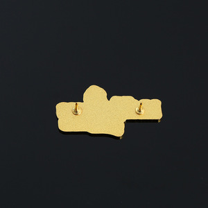 Épinglette personnalisée en forme de <span class=keywords><strong>bouclier</strong></span> électroplaqué avec lettres anglaises pour la publicité et les cadeaux commémoratifs - Product Image 4