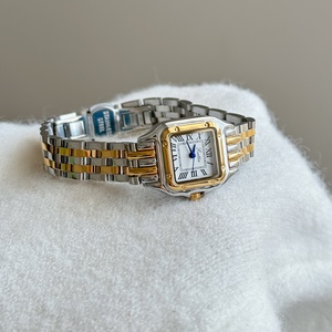 Orologio da Donna Scottie 9683E Quadrato al Quarzo con Quadrante a Numeri Romani, Vetro Minerale, Impermeabile, Ghiera con Rivetti, Placcato IP in Acciaio Inossidabile - Product Image 5
