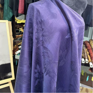 <span class=keywords><strong>Tela</strong></span> de Seda 100% Morera Jacquard Satinado con Patrón de Loto <span class=keywords><strong>Morado</strong></span> 26mm para Vestidos Cheongsam - Product Image 4